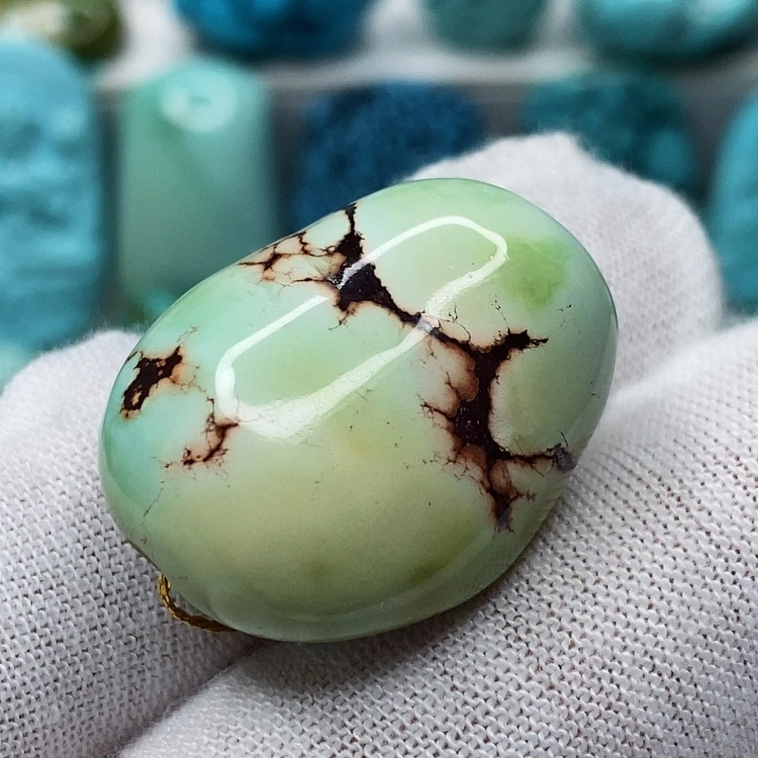 绿松石未镶嵌天然原矿 带武汉地大证书