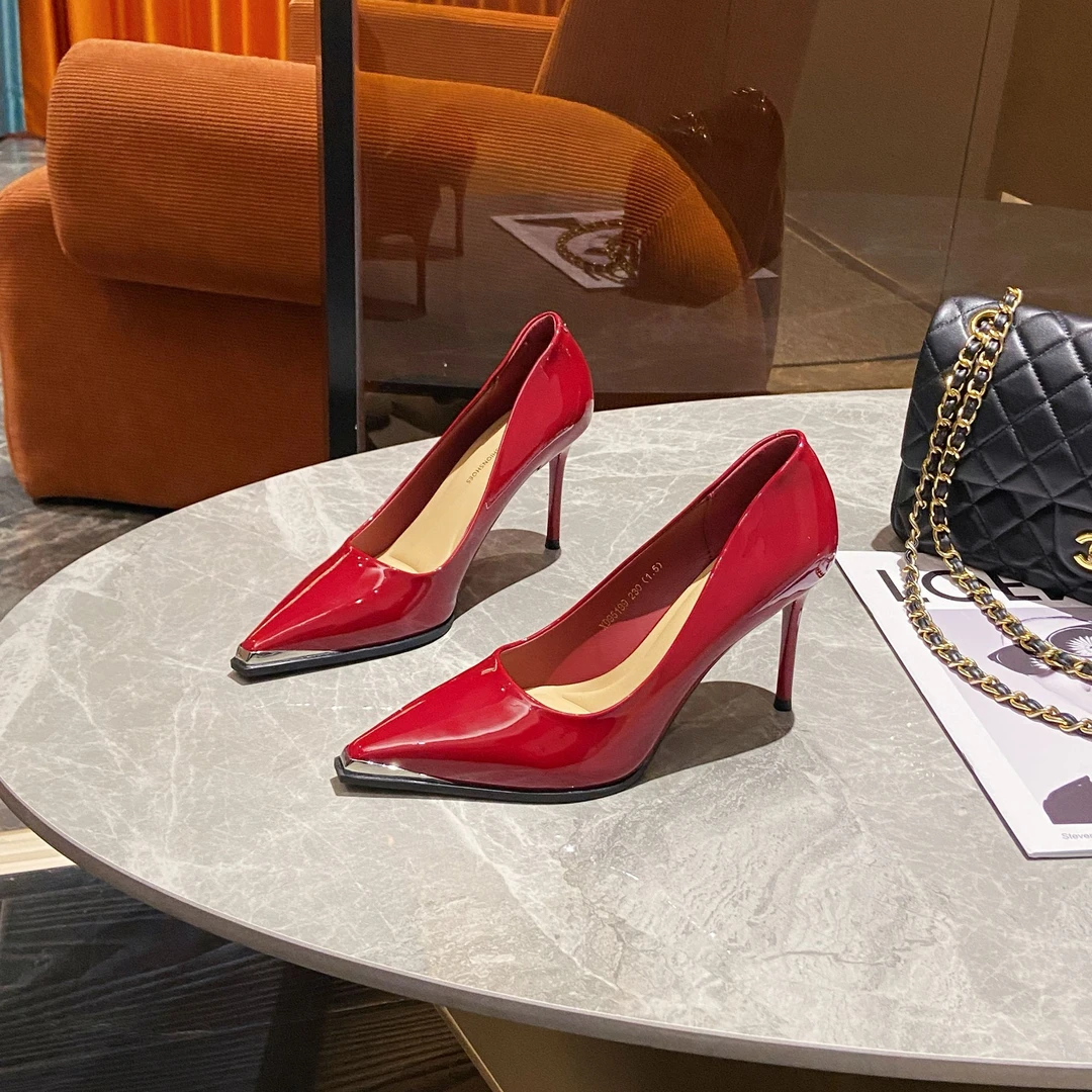 【8公分】2025早春新款轻职风漆皮防踢撞尖头浅口细跟高跟鞋