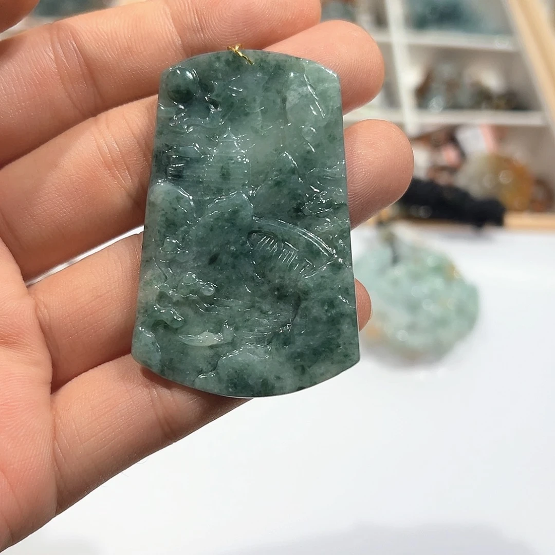 翡翠未镶嵌颈饰挂件