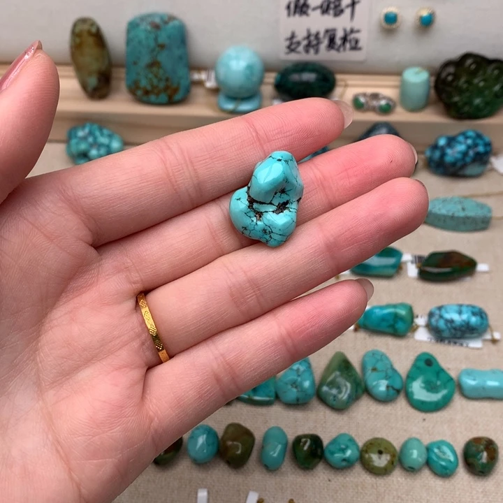 绿松石未镶嵌珠宝奇石