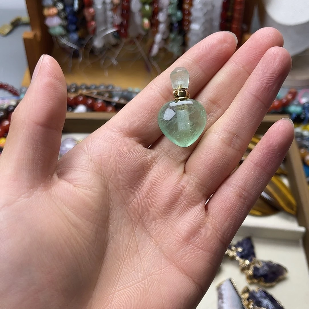 玛瑙/玉髓未镶嵌珠宝半成品萤石爱心香水瓶一个