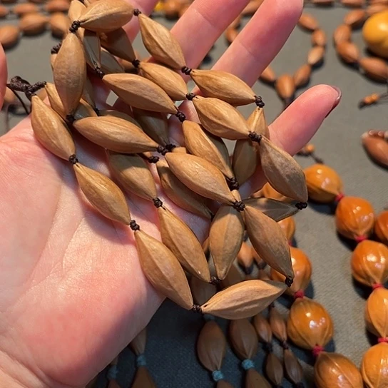 云***绕1.1小柳叶脖挂30粒款