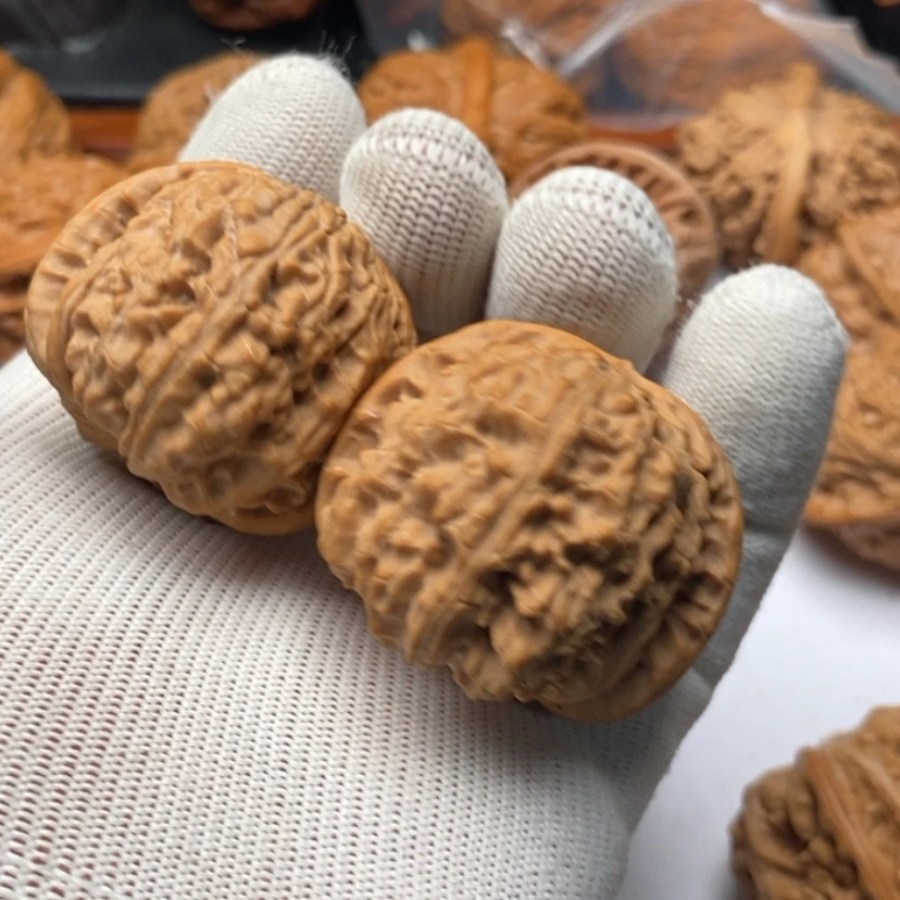 【闪购商品】文玩核桃吊坠成*22白狮子