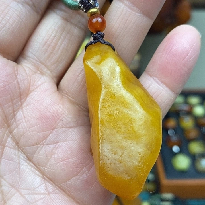 琥珀未镶嵌颈饰吊坠