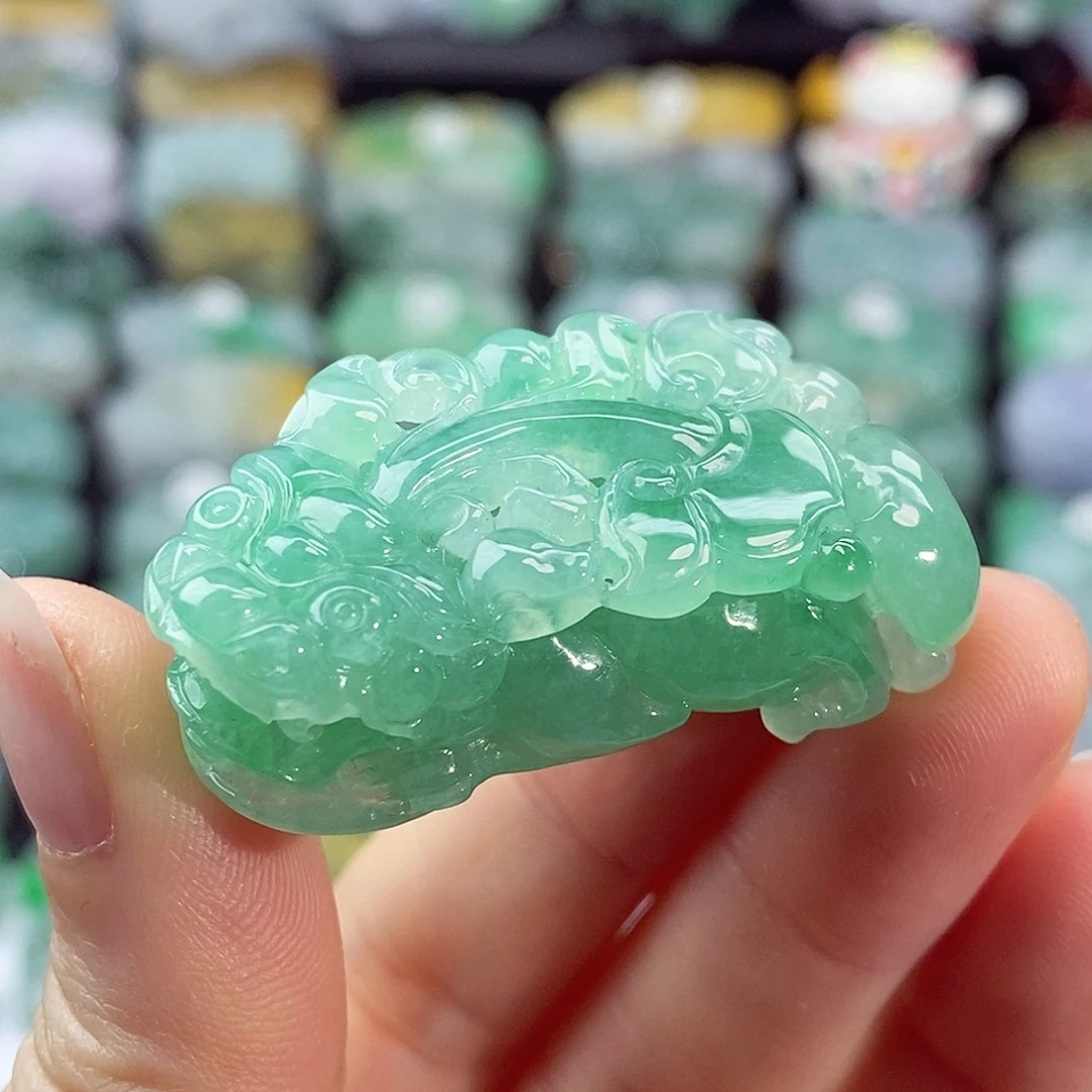 颈饰未镶嵌翡翠天然