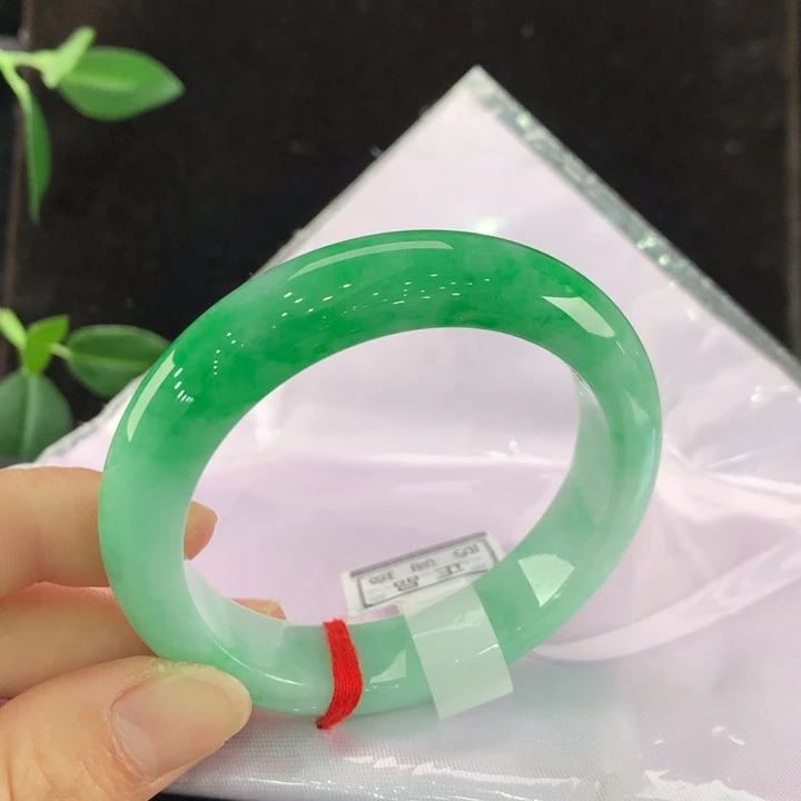 翡翠手镯未镶嵌111/0037