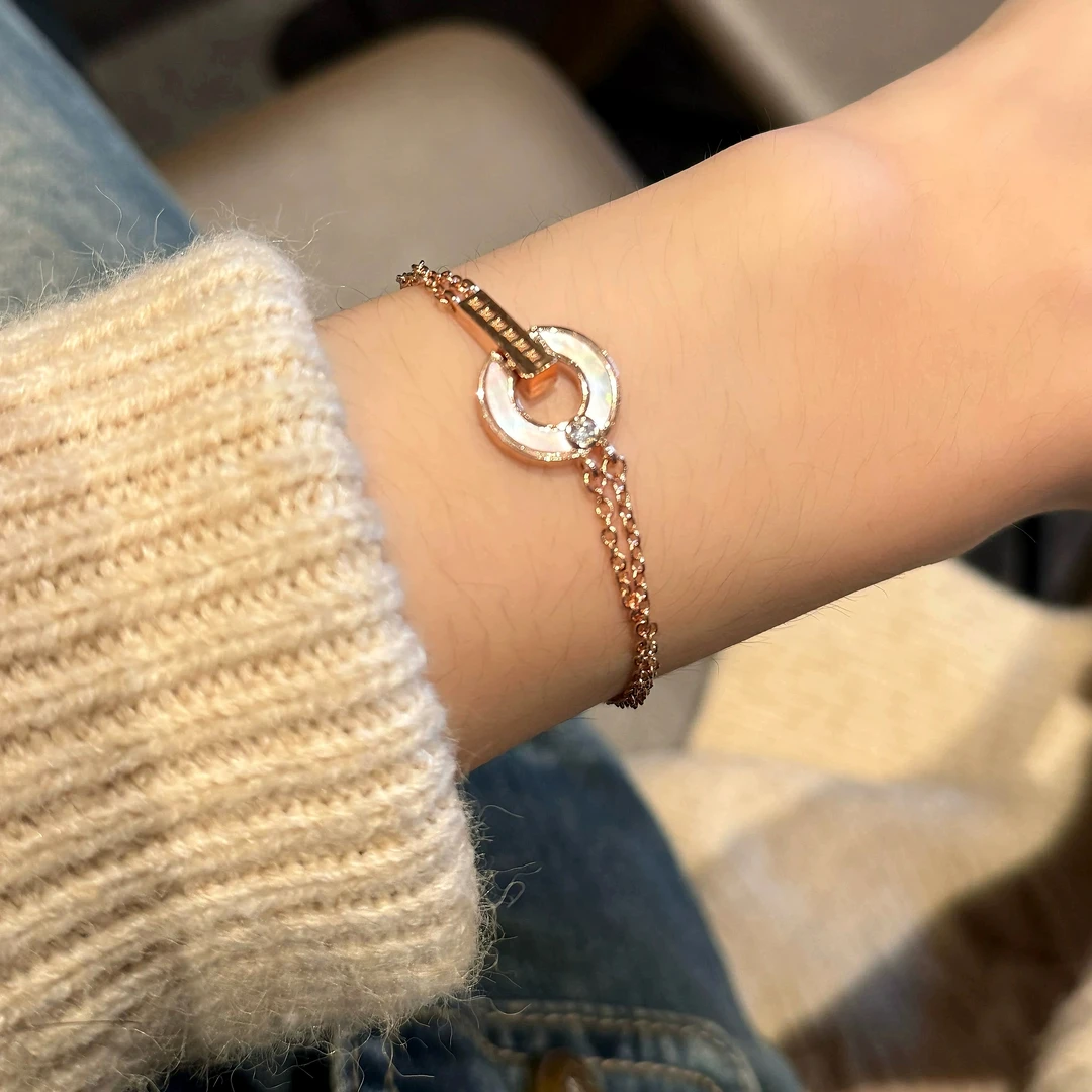 铜合金贝壳手链 经典白贝圆环小手链可调节贵气千金风ins轻奢