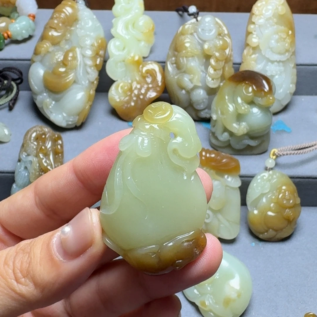 和田玉未镶嵌颈饰