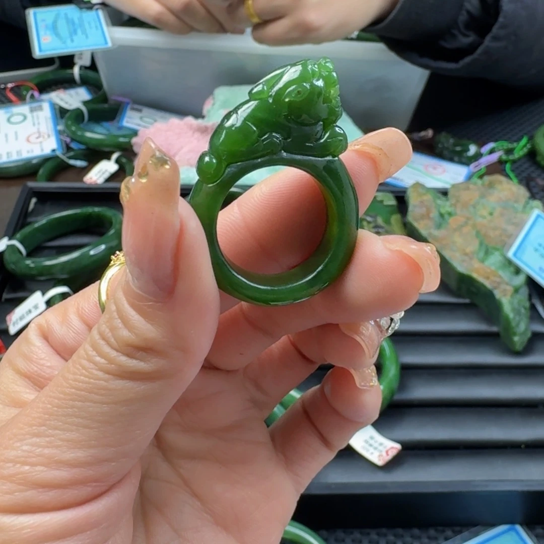 和田玉（碧玉）戒指未镶嵌