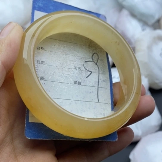 石英质玉未镶嵌手镯
