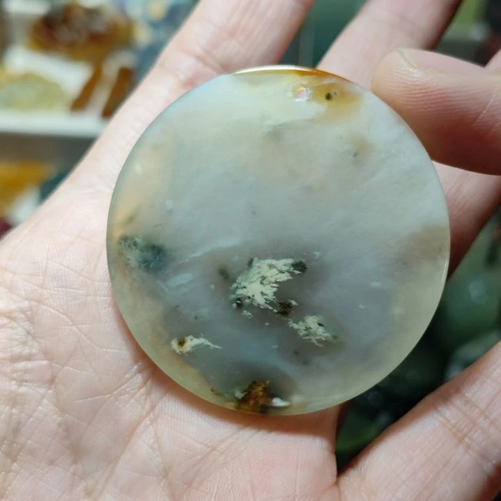 岫玉未镶嵌挂坠款式