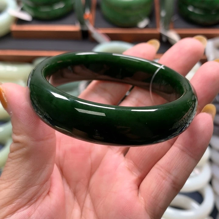 【闪购商品】未镶嵌手镯和田玉（碧玉）