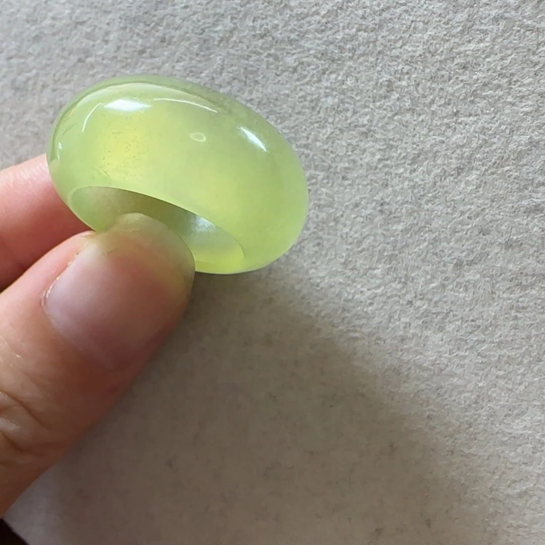 茶***栀蛇纹石玉未镶嵌戒指内经卡17mm