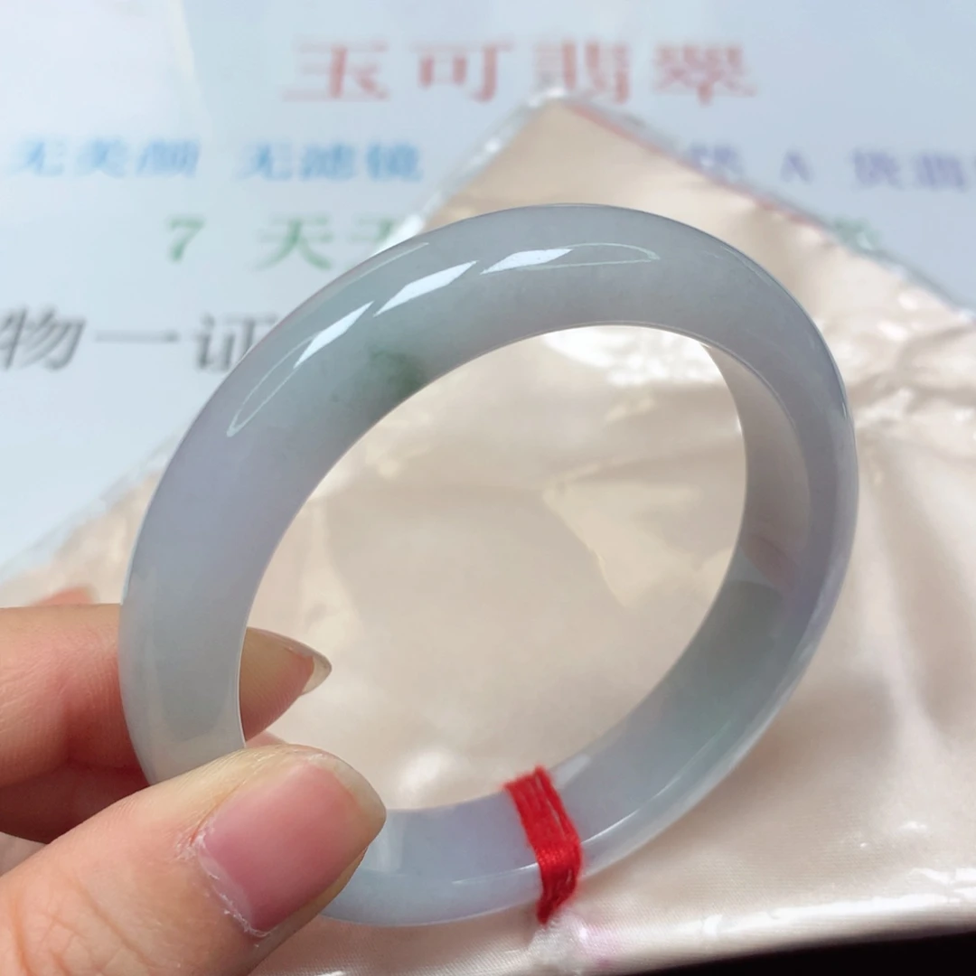 翡翠未镶嵌手镯冰胶底飘绿花5556