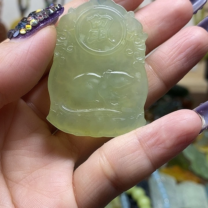 蛇纹石玉吊坠未镶嵌