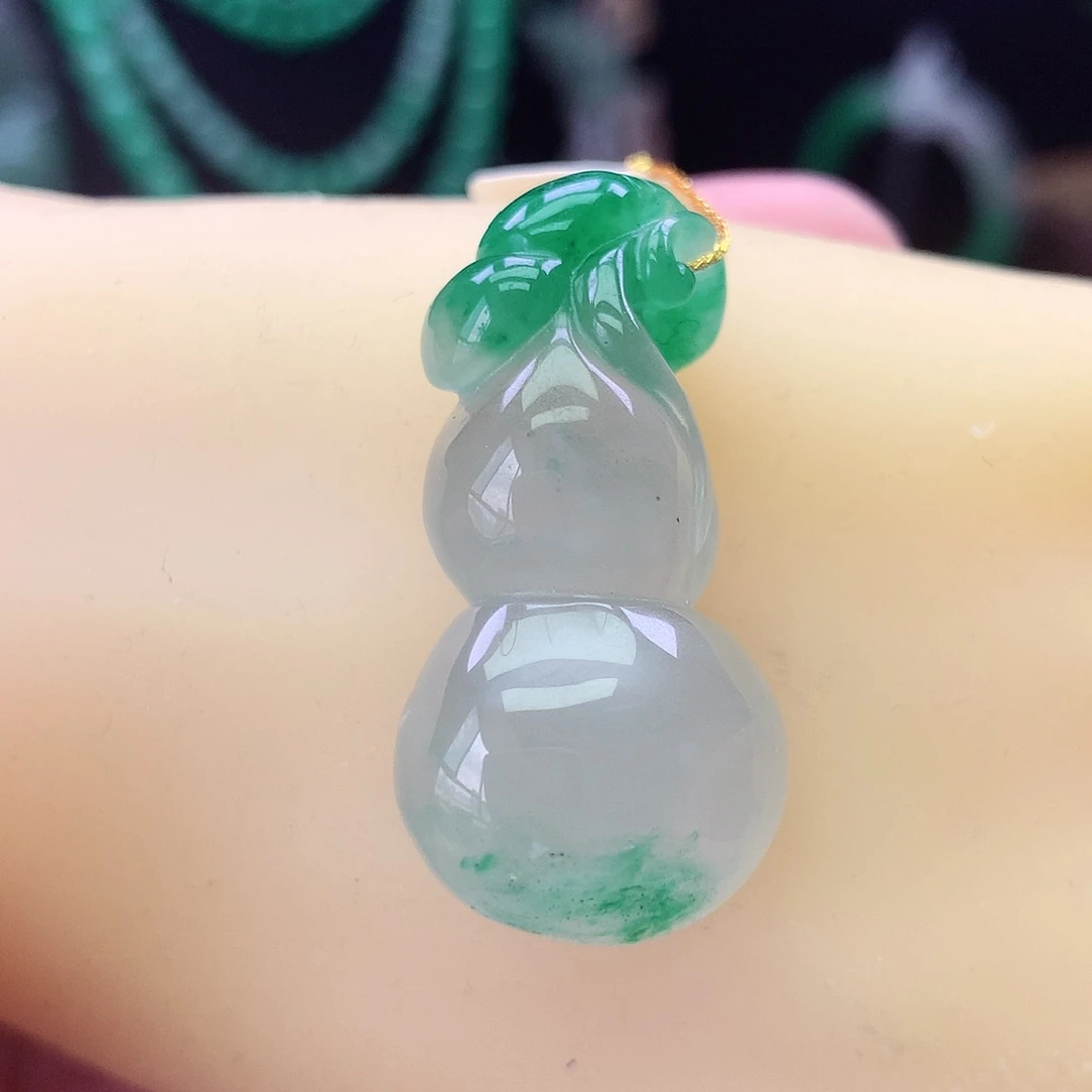 石英质玉未镶嵌颈饰