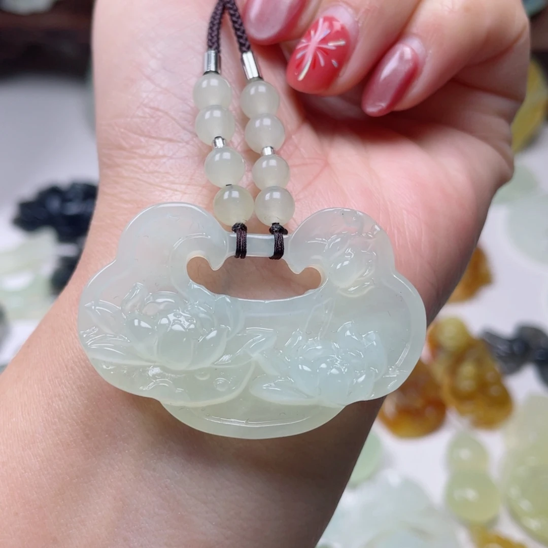 蛇纹石玉颈饰未镶嵌