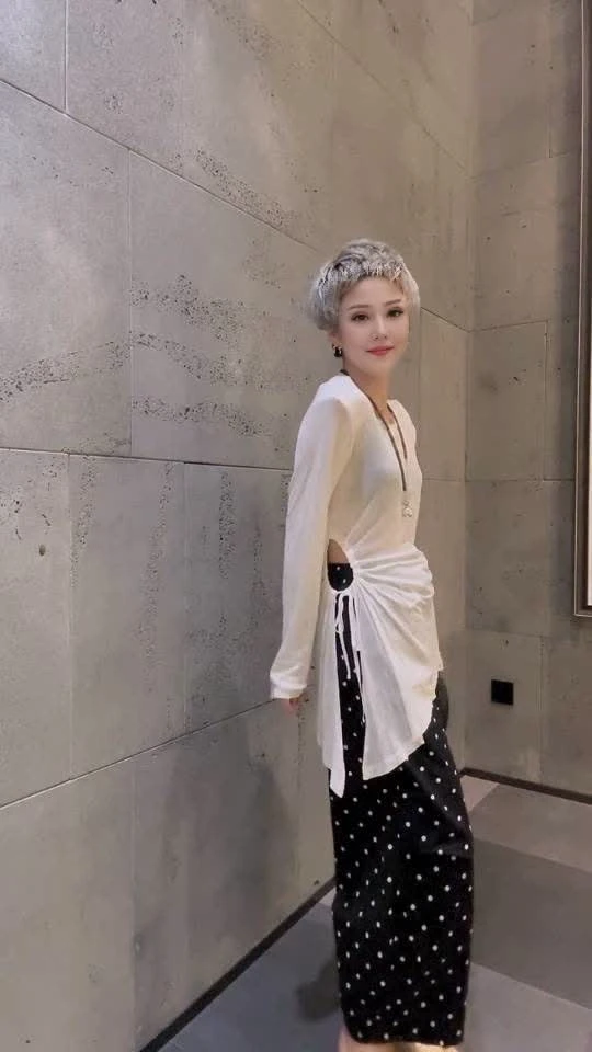 纯色长袖修身型朋克风中长款T恤不规则开叉下摆女装上衣