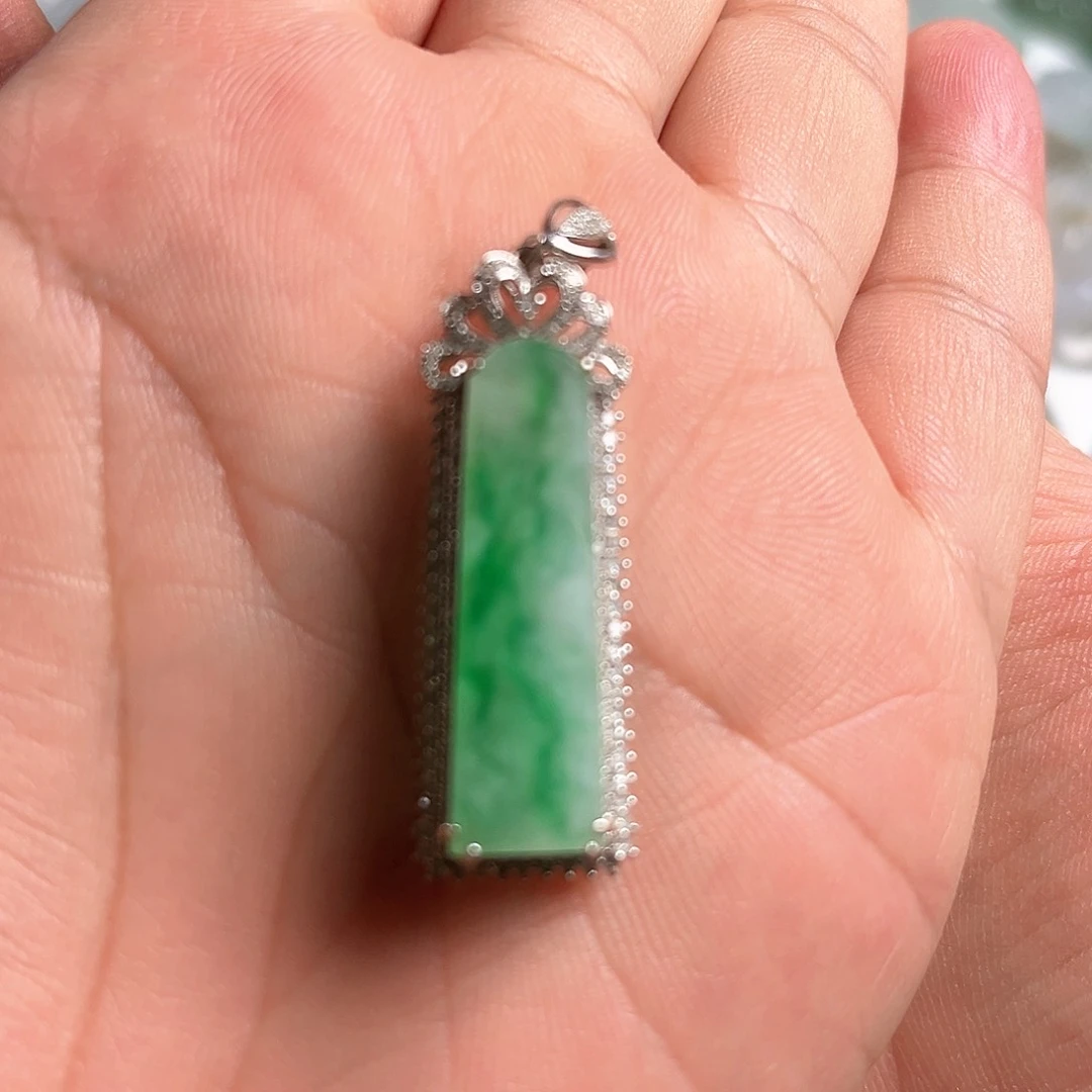 【闪购商品】翡翠颈饰18K金镶嵌天然