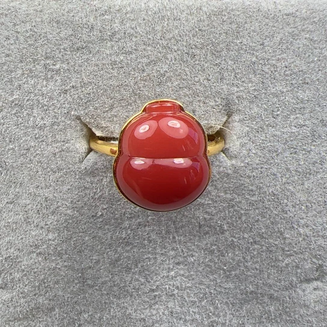 18K金镶嵌戒指南红玛瑙