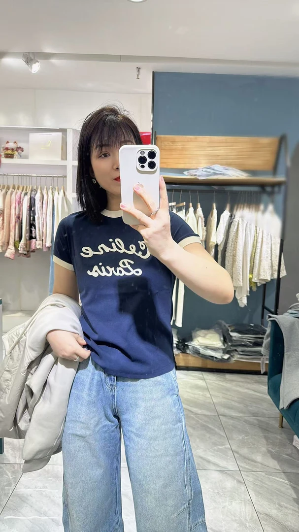 高品质简约字母T恤