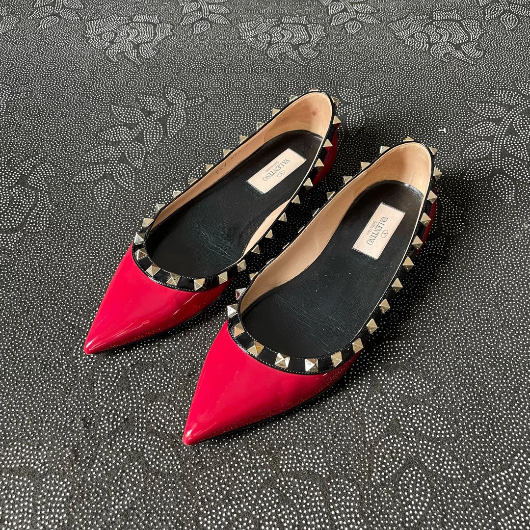 95新 Valentino/华伦天奴 黑红平底鞋/37码/无盒