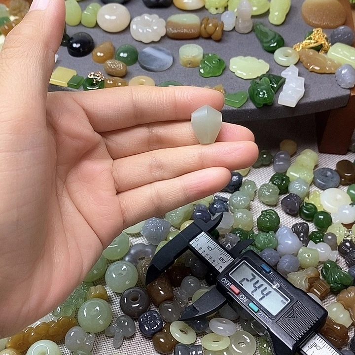 未镶嵌和田玉挂件三通