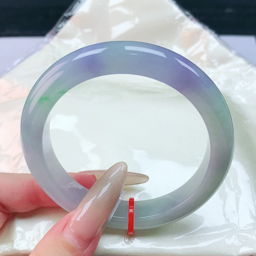 翡翠手镯未镶嵌52圈