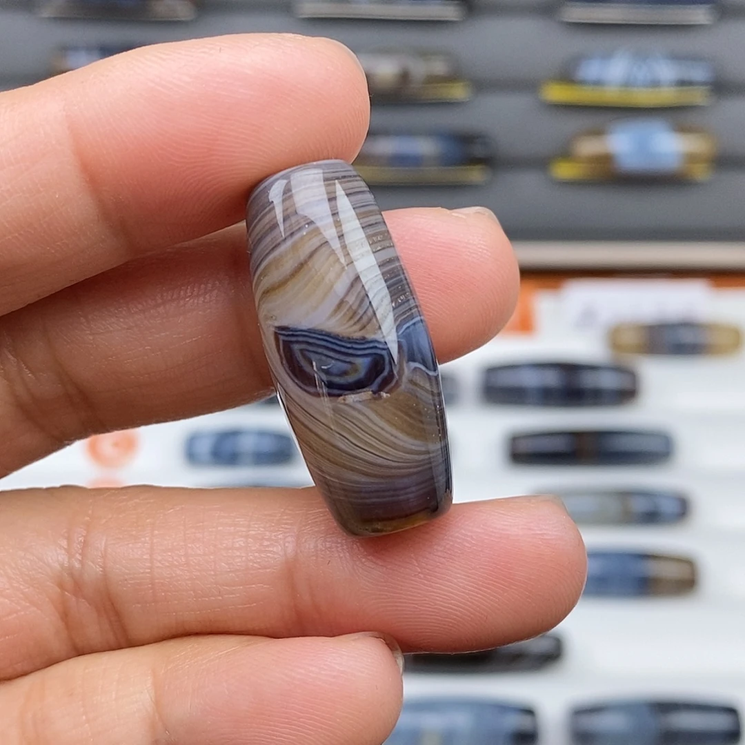 1***3玛瑙/玉髓未镶嵌珠宝半成品