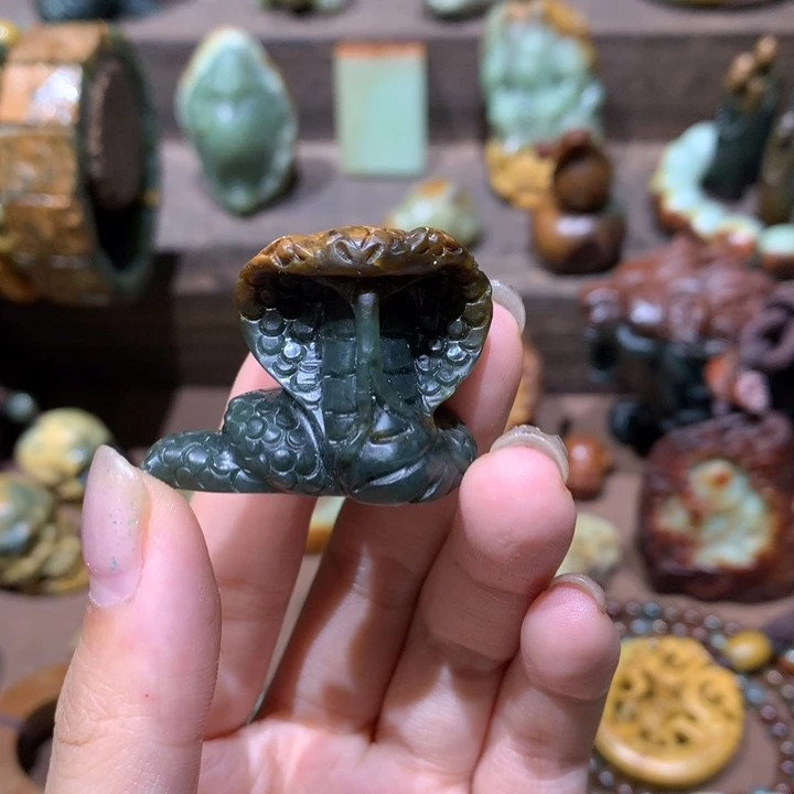 岫岩河磨玉（透闪石质玉）未镶嵌摆件