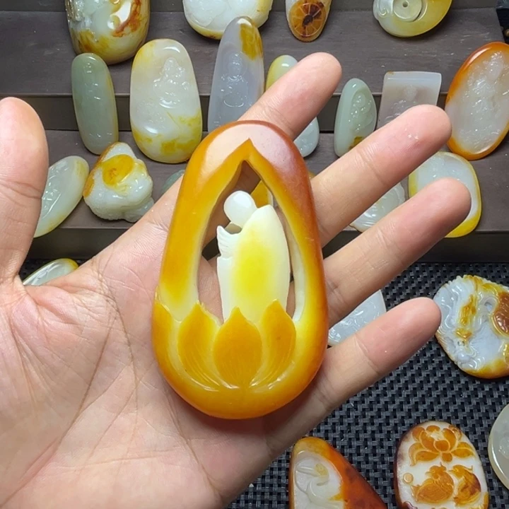 颈饰未镶嵌和田玉
