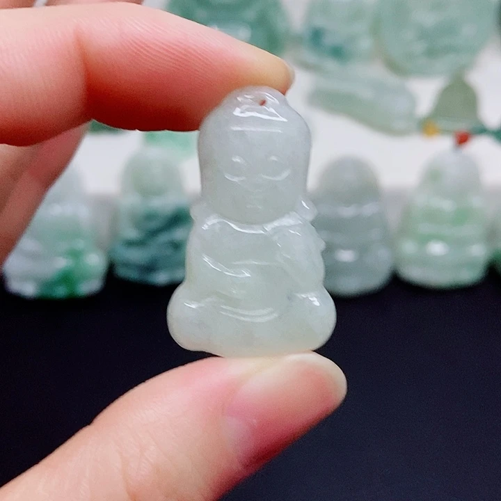 翡翠未镶嵌颈饰吊坠