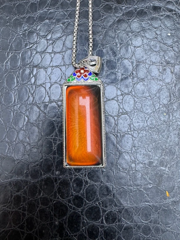 时尚百搭感温石无事牌吊坠（多样性拍一发一）