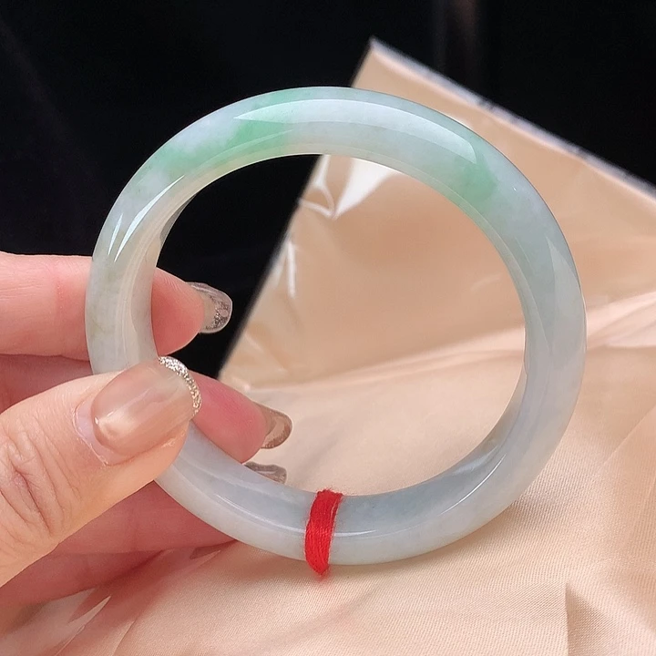 翡翠手镯未镶嵌圈口56.8