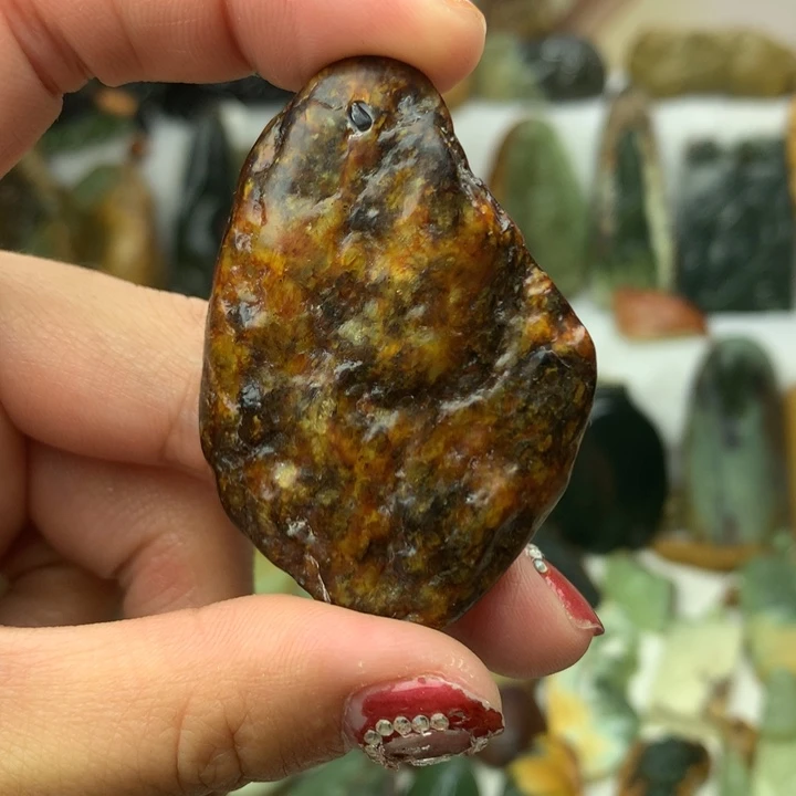 岫岩河磨玉（透闪石质玉）挂件未镶嵌