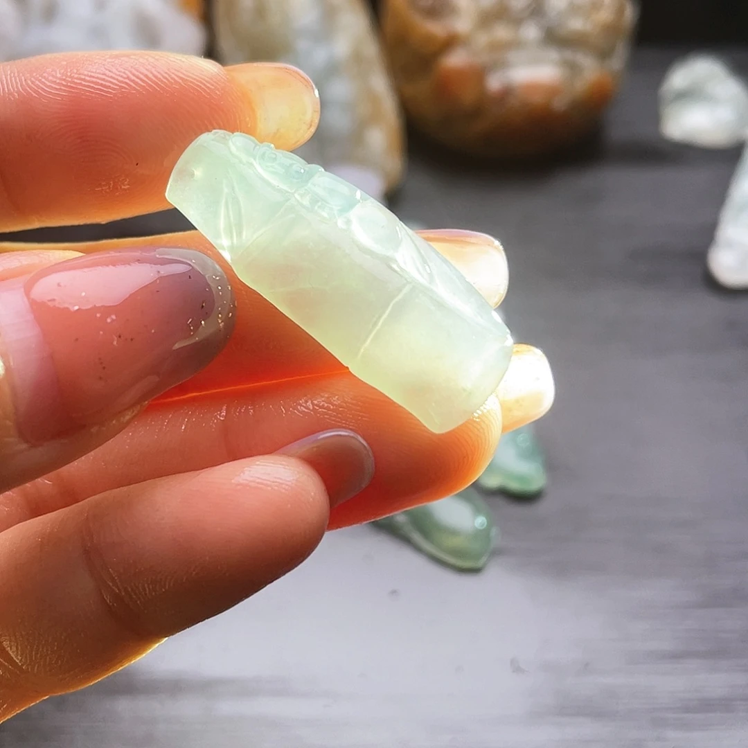 定制翡翠挂件未镶嵌天然