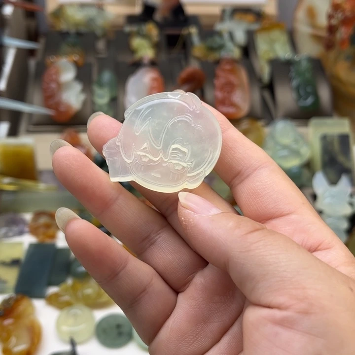 蛇纹石玉未镶嵌颈饰