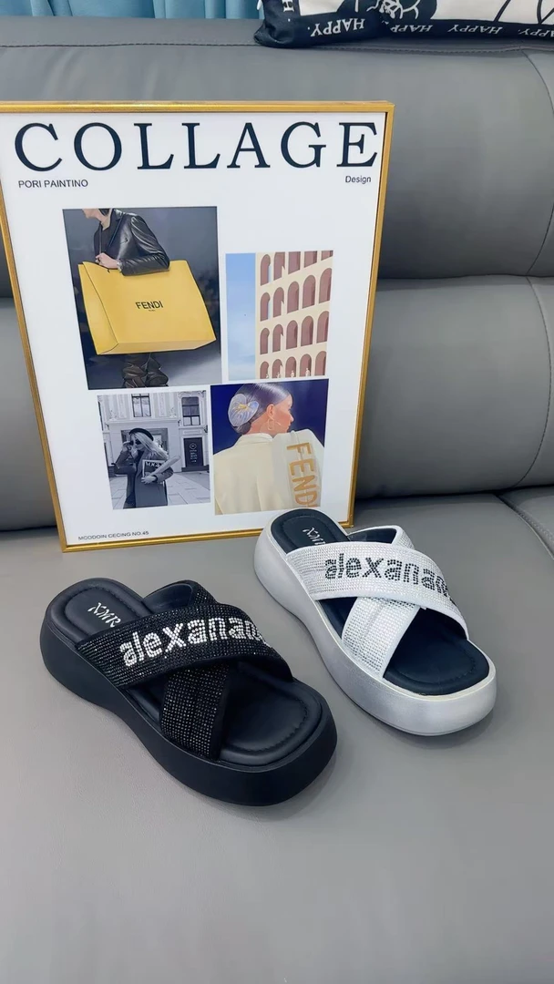 61女士夏季新款亮钻凉拖