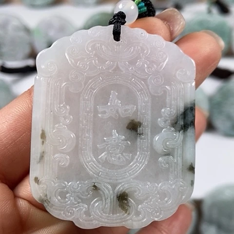 翡翠颈饰未镶嵌如意牌福利