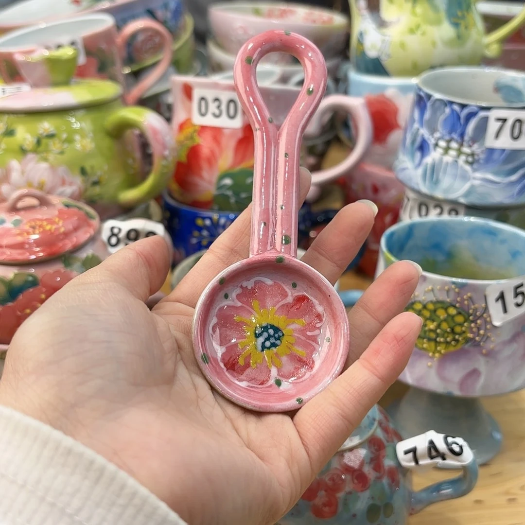 瓷片兔兔哈哈哈的样子