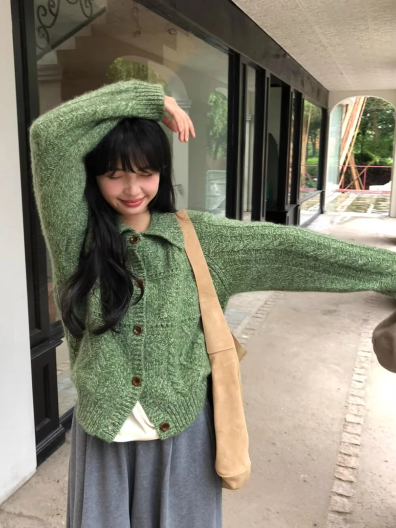 今年流行漂亮小众设计感开衫毛衣早秋新款宽松休闲显白针织上衣女