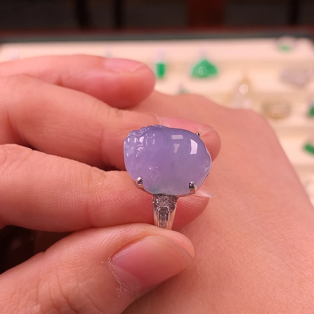 18K金镶嵌戒指翡翠缅料