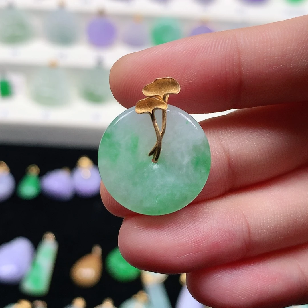 颈饰18K金镶嵌翡翠翡翠吊坠