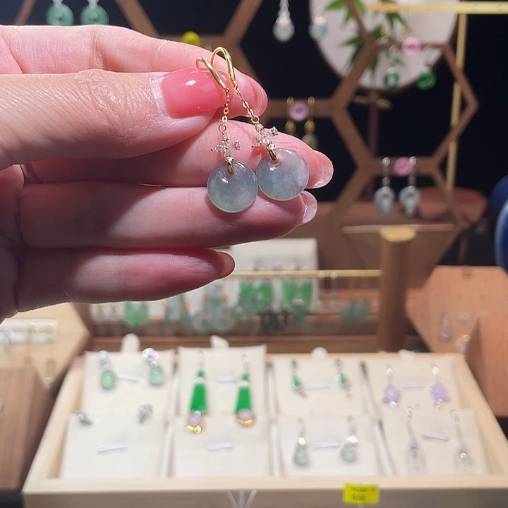 翡翠18K金镶嵌耳饰
