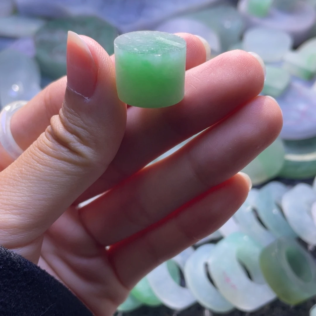 定制翡翠未镶嵌翡翠