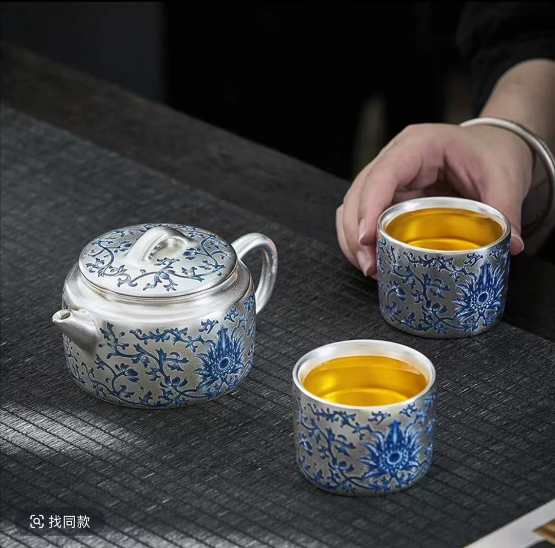 陈国再缠枝莲银壶一壶两杯