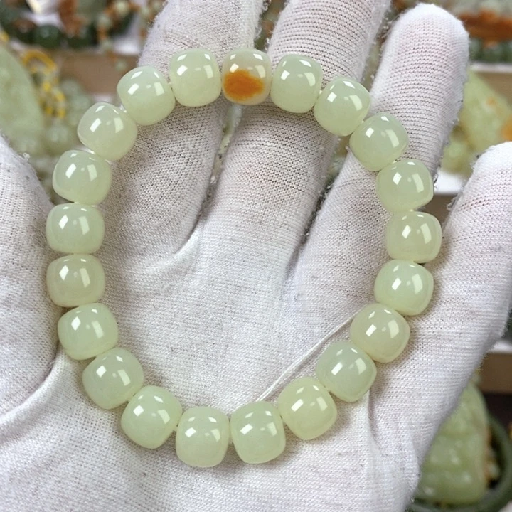 【闪购商品】透闪石质玉手串未镶嵌雅***马
