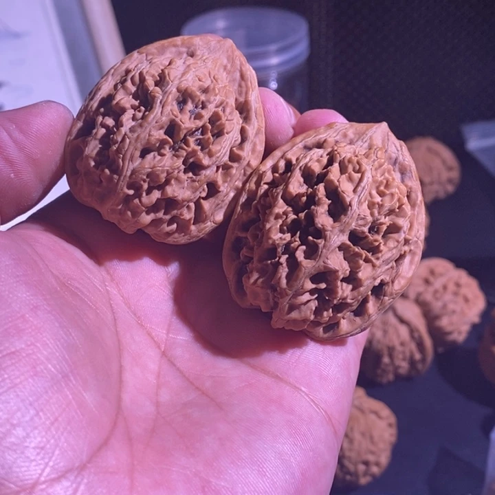 文玩核桃把件C*玉麒麟