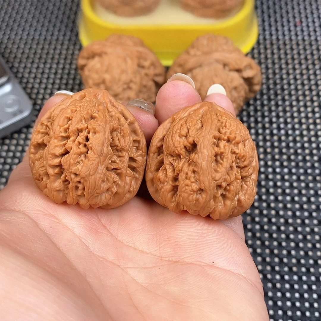 文玩核桃把件只****35尺粗筋