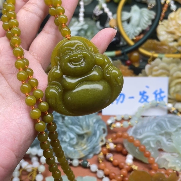 蛇纹石玉吊坠合金